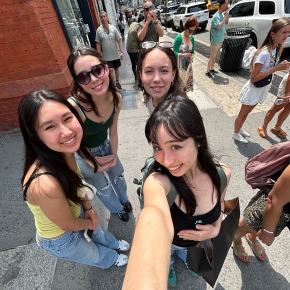 Meet your Posher, Maya - Picture 3 of 6